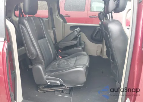 2015 Chrysler Town & Country Touring z USA, uszkodzony, nr VIN 2C4RC1BG9FR534384